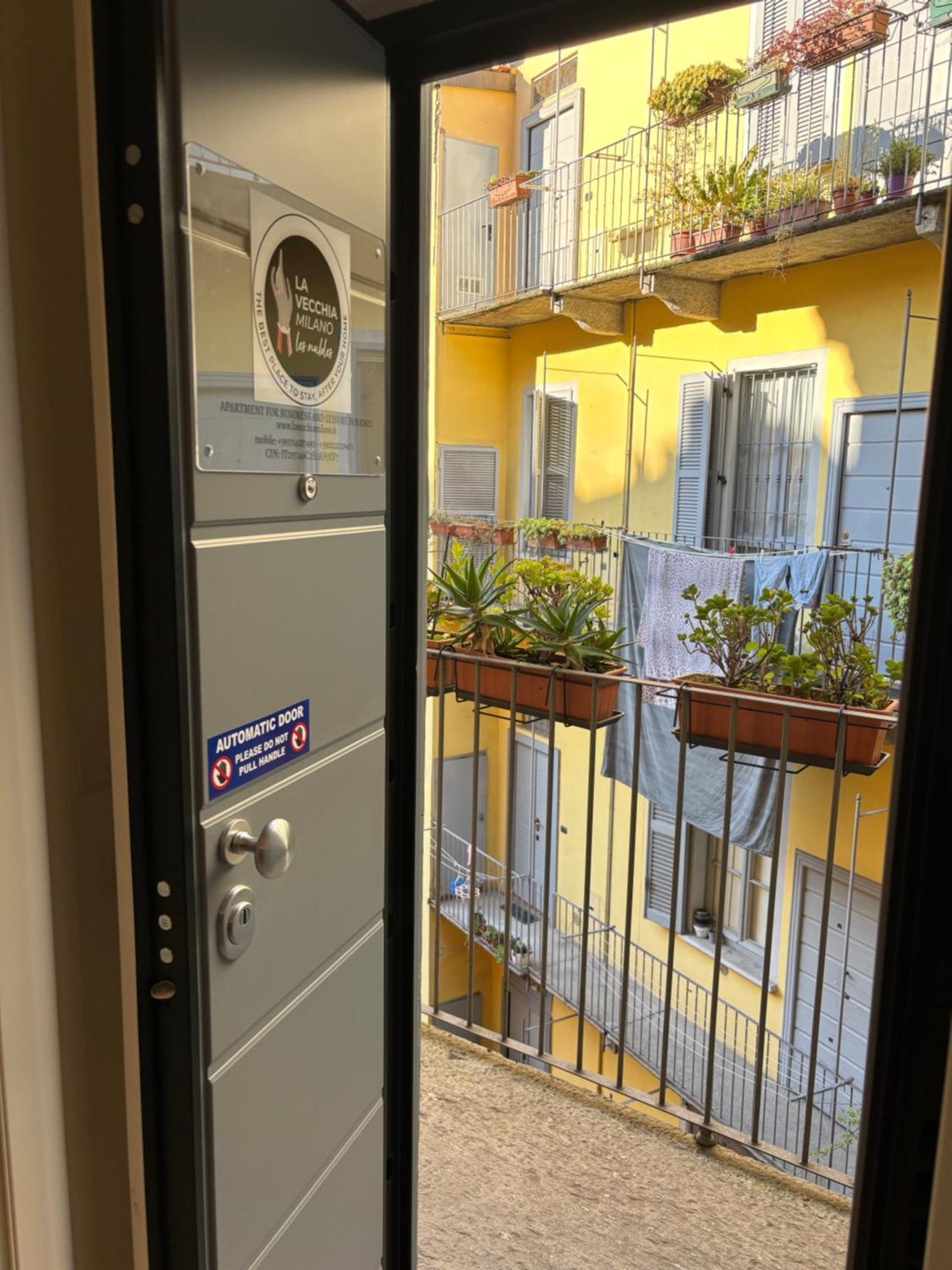 La Vecchia Milano-Les Nubles Vannucci - Il Ballatoio E Il Cortile Eksteriør bilde